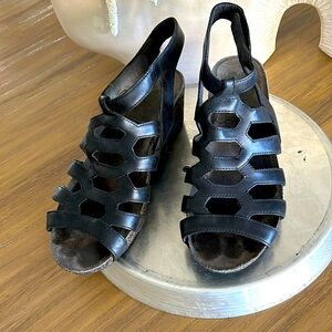 Dansko strappy leather wedge sandals sz 40